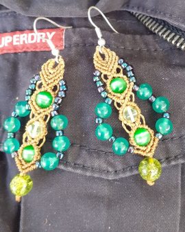 Boucles d&rsquo;oreille fantaisie en macrame
