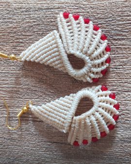 Boucles d&rsquo;oreilles éventail ivoire perles rouges