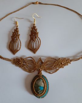 Parure collier_BO cyanite ligne d&rsquo;or
